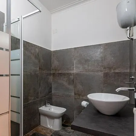 - 6 Posti Letto E 2 Bagni A 4 Fermate Dal Colosseo アパート *