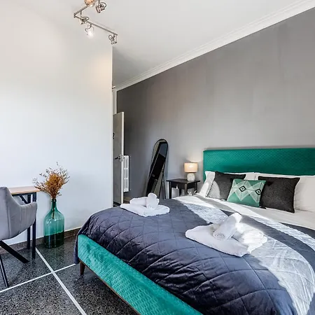 アパート & ローマ